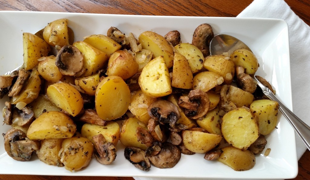 Картофель с мясом и грибами