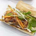 Вьетнамский сэндвич «Бан ми» с рыбой