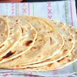 Чапати – индийские лепешки из цельнозерновой муки на сковороде