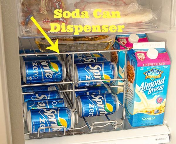 Специальное приспособление для хранения жестяных банок в холодильнике