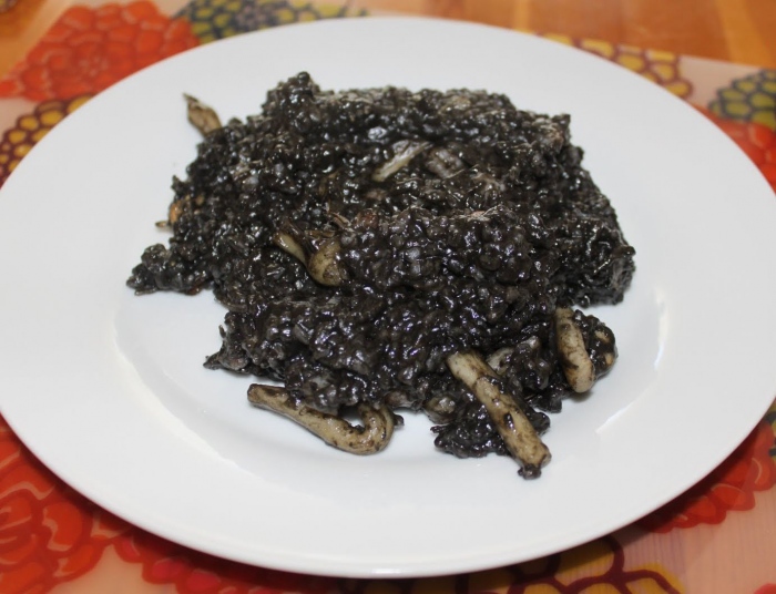 Arroz negro (чёрный рис)