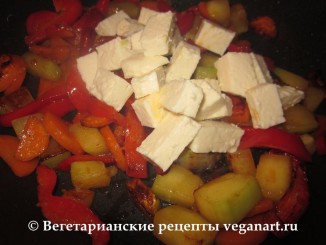 Адыгейский сыр с овощами