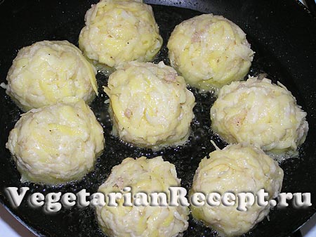 Приготовление картофельных шариков (фото)