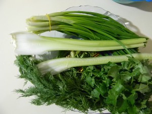 Сельдерей, зеленый лук, кинза и укроп