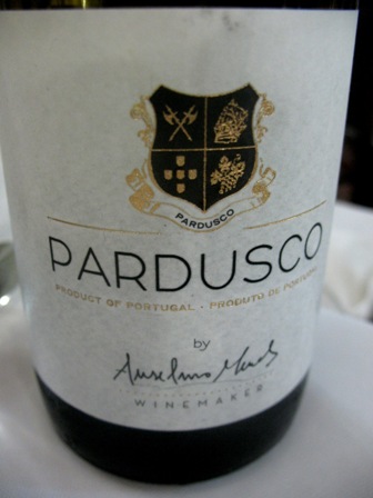 красное зеленое вино Pardusco