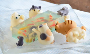 янонские десерты из желе - аквариум и коты