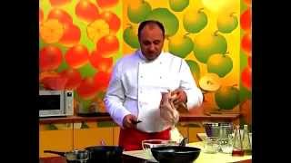 Тушеная курица в помидорно-луковом соусе рецепт от шеф-повара / Илья Лазерсон / кавказская кухня