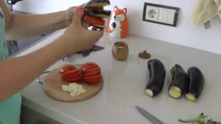 Рецепт приготовления баклажанов в духовке. Вкусно и быстро)