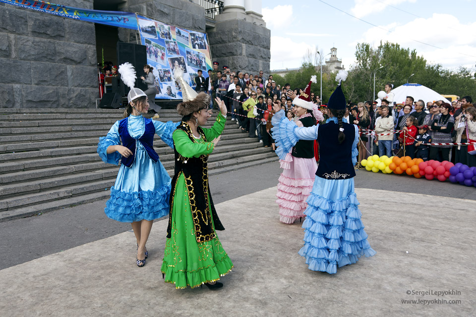День города. Аллея национальных культур в Волгограде