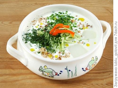 Летний суп "Таратор" из кефира, зелени и огурцов