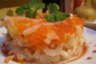 Морской салат с креветками и красной икрой