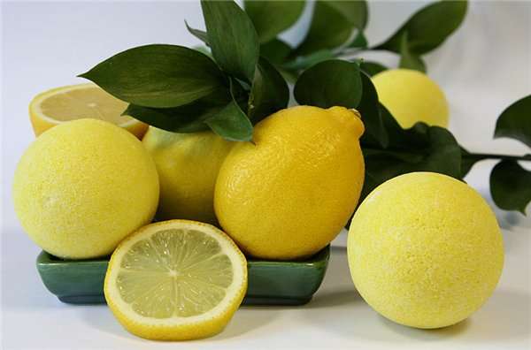 много лимонов