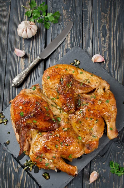 Chicken Tabaka (Georgian traditional cuisine) — стоковое фото