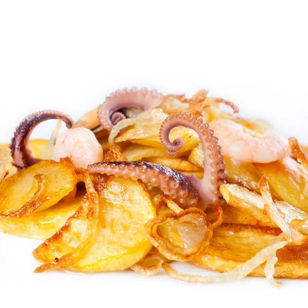 Закуска из осьминоги, каракатицы, мидии, креветки и жареным картофелем Стоковая Картинка