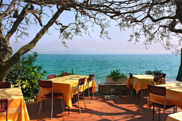 Открытый Ресторан в Сирмионе, Италия Стоковое Фото