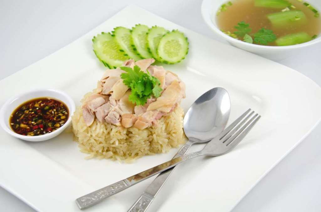 Курица с рисом Hainanese (Сингапур) блюдо, еда, туризм