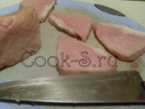 мясо по французски - порезать свинину