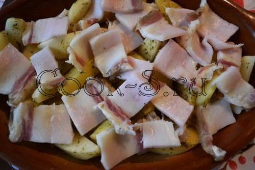 картошка с салом - порезать сало