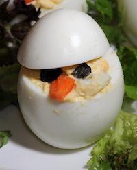 украшения из яиц для салатов 