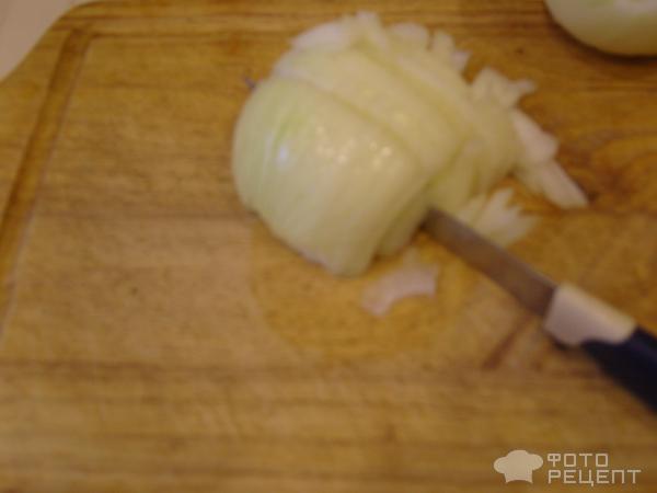 Куриные плечики запечнные с картофелем и помидорами под соусом бельшамель и сыром фото