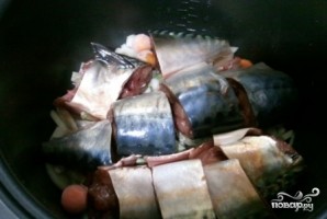 Рыба, тушенная с овощами в мультиварке - фото шаг 4