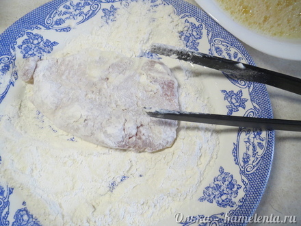 Приготовление рецепта Свиные отбивные в яйце шаг 7