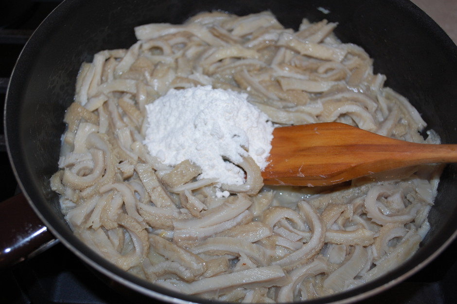 Рубец говяжий, запечённый в сметане.Вкусное блюдо, убедитесь сами!