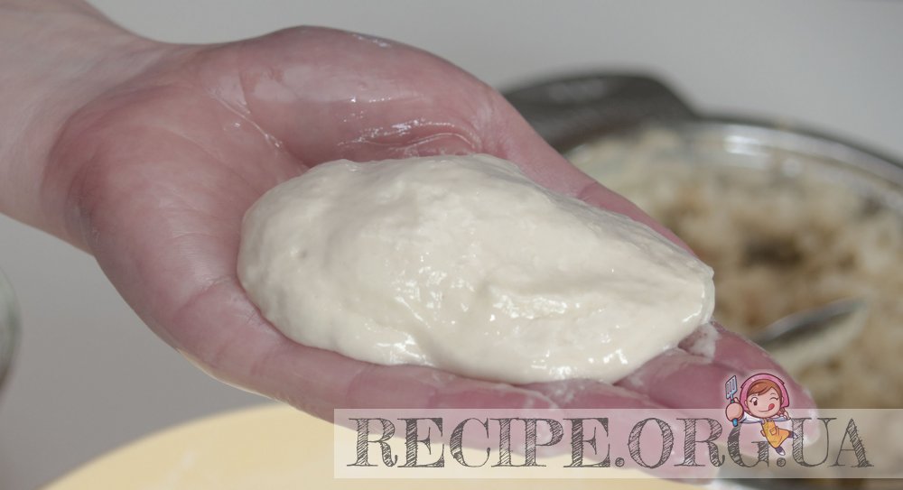 Рецепт с фото - Пирожки из жидкого теста, жаренные: Сформированный пирожок