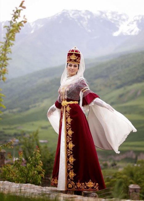 Невеста в татарском платье