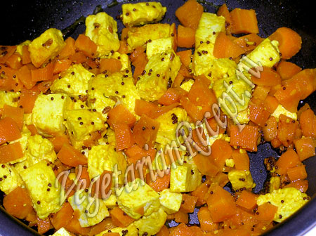 обжаривание моркови и сыра в мультиварке