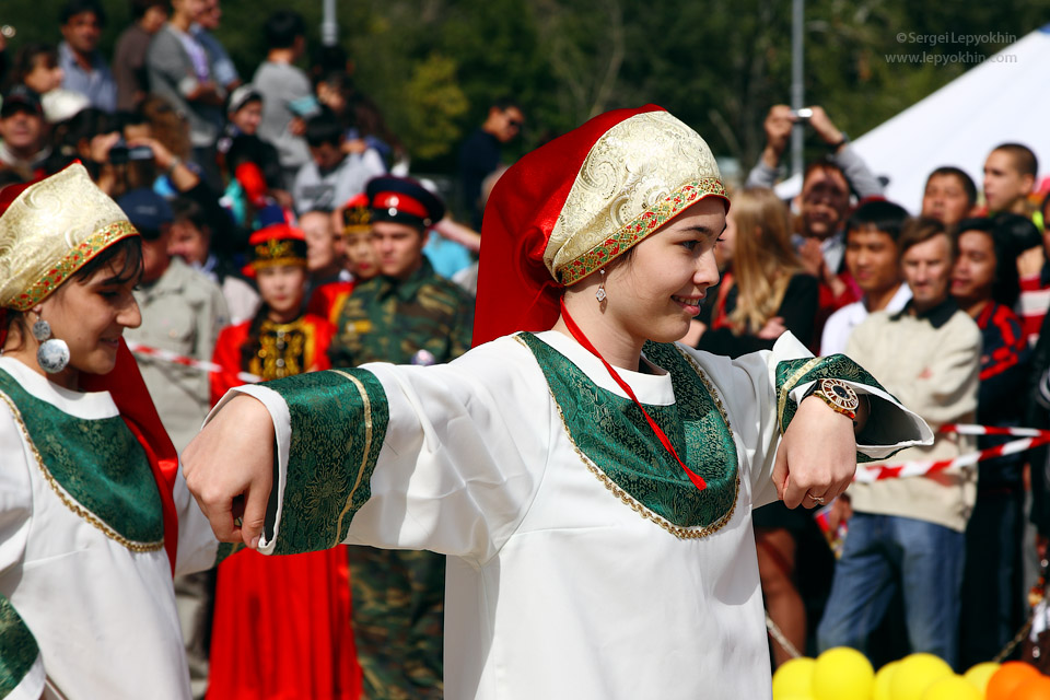 День города. Аллея национальных культур в Волгограде