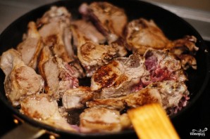 Мясо тушеное с айвой - фото шаг 7