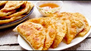 Накануне Рамадана крымские татары жарят мучные блюда