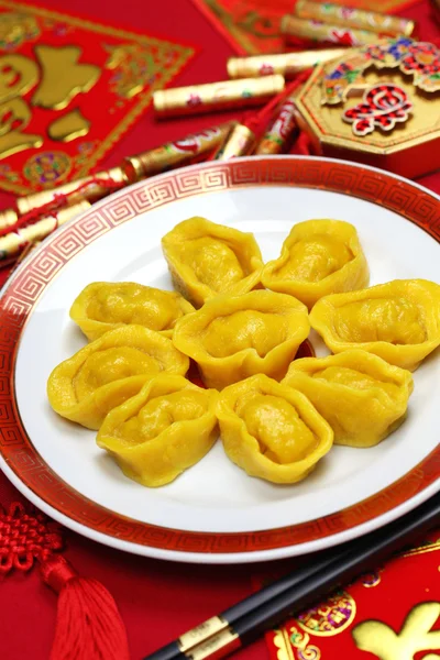 Самодельные китайские золотые клецки в слитках, весенняя фестивальная еда — стоковое фото