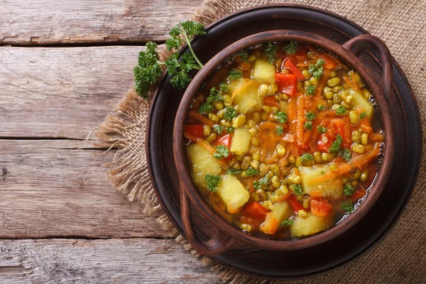 Суп овощной с горизонтальный вид сверху mungbeen Лицензионные Стоковые Изображения
