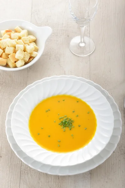 Тарелку супа с тыквой — стоковое фото
